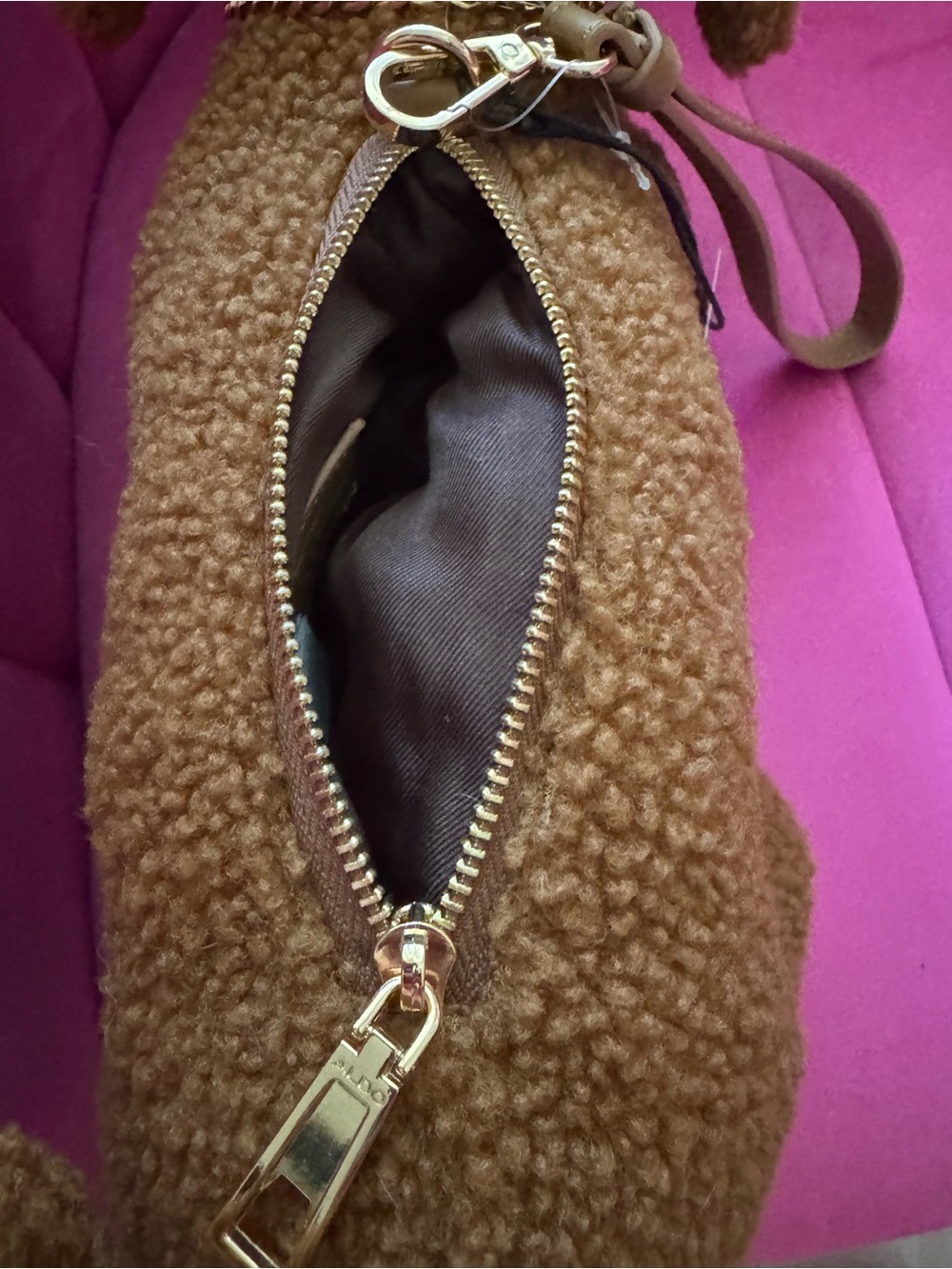 Aldo “Woofy” dog wristlet bag - Picture 8 of 8
